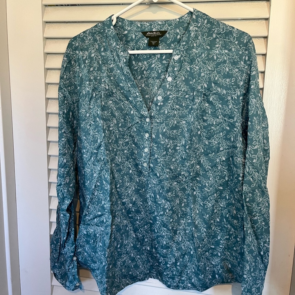 Eddie Bauer Women's Green Floral Top - Picture 2 of 3